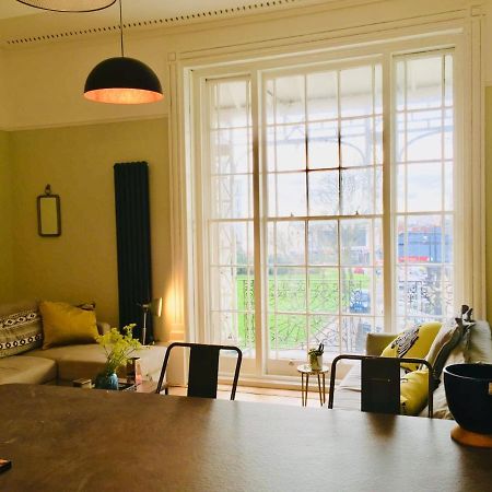 Grade 2 Listed Apartment In Heart Of هاستَنغ المظهر الخارجي الصورة