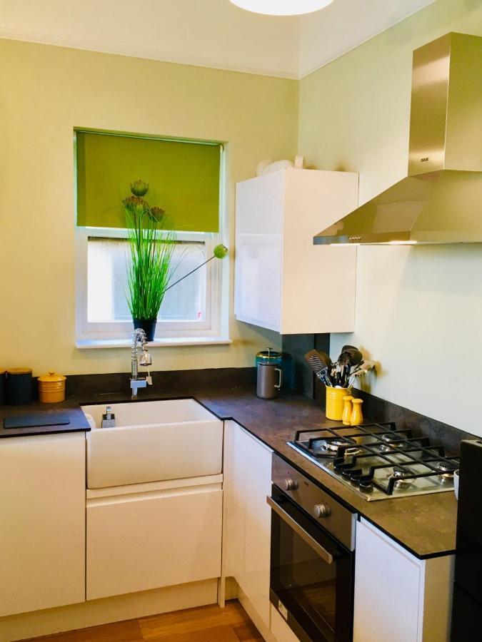 Grade 2 Listed Apartment In Heart Of هاستَنغ المظهر الخارجي الصورة